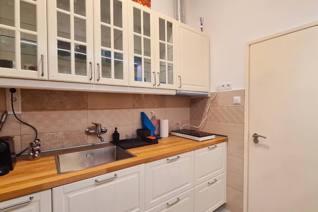 La Vida Loca Apartment Budapest Eksteriør bilde